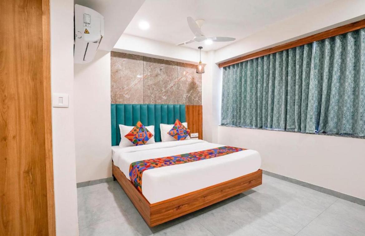 Hotel Tulip Light Mathura Exterior photo